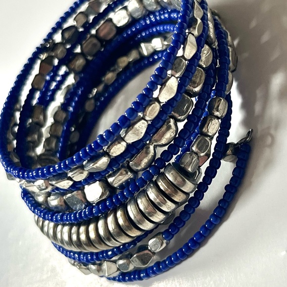blue beaded & silver stone all in one “slinky” bracelet bangle - Picture 3 of 11